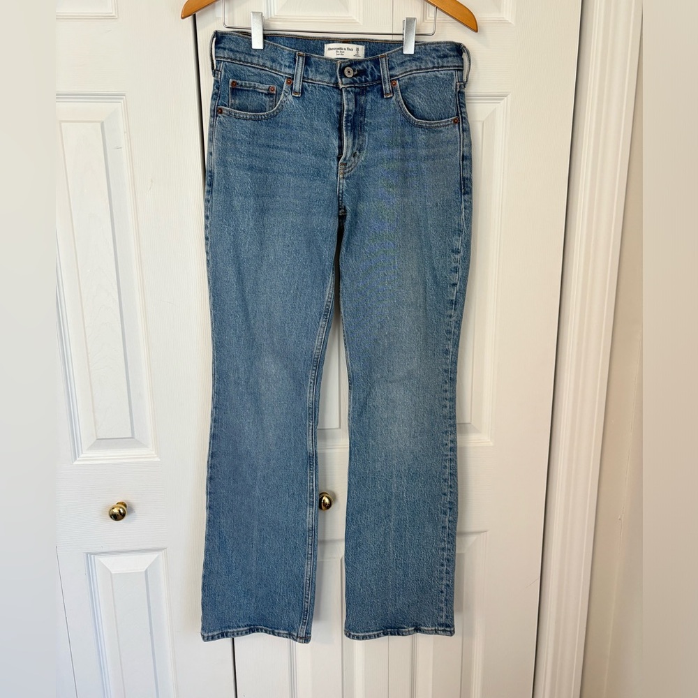A&F Low Rise Boot Jean NEVER WORN - Picture 8 of 13